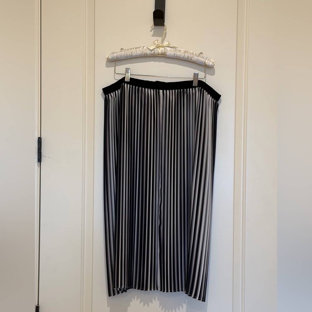 Eileen Fisher Ombré Pleated Skirt Black Bone
